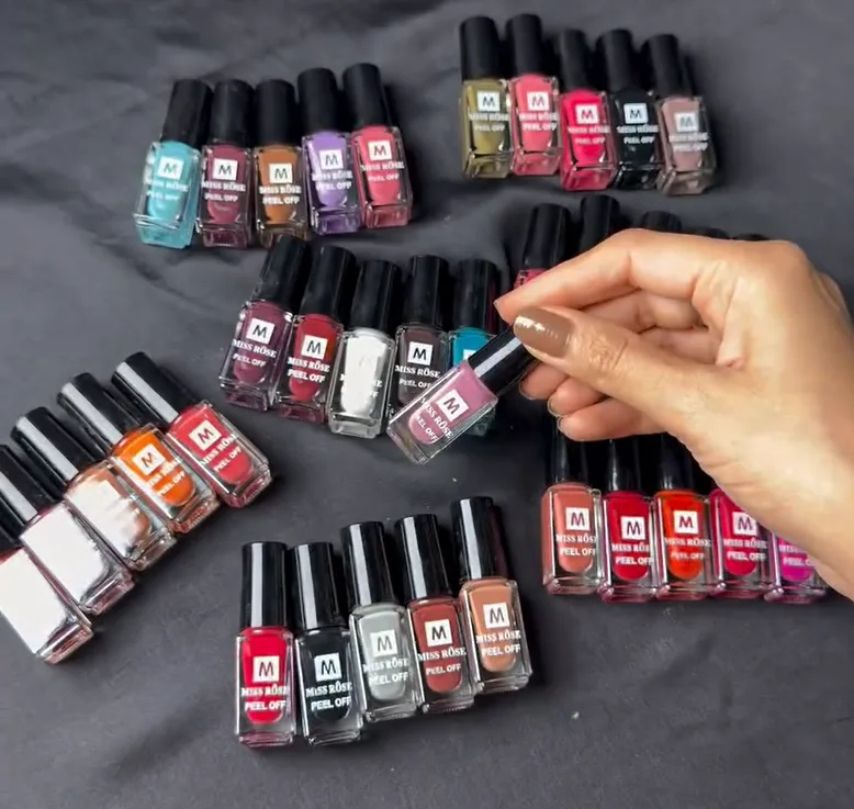 MPeel-Off Nail Polish Set – Quick Dry & Easy Removal (Multi-Shade Pack)