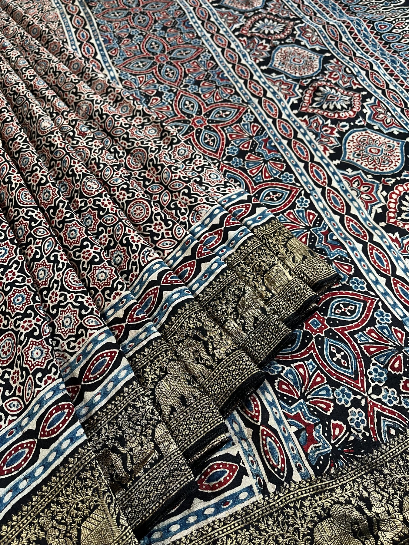 Women's silk Saree with Unstitched Blouse Piece